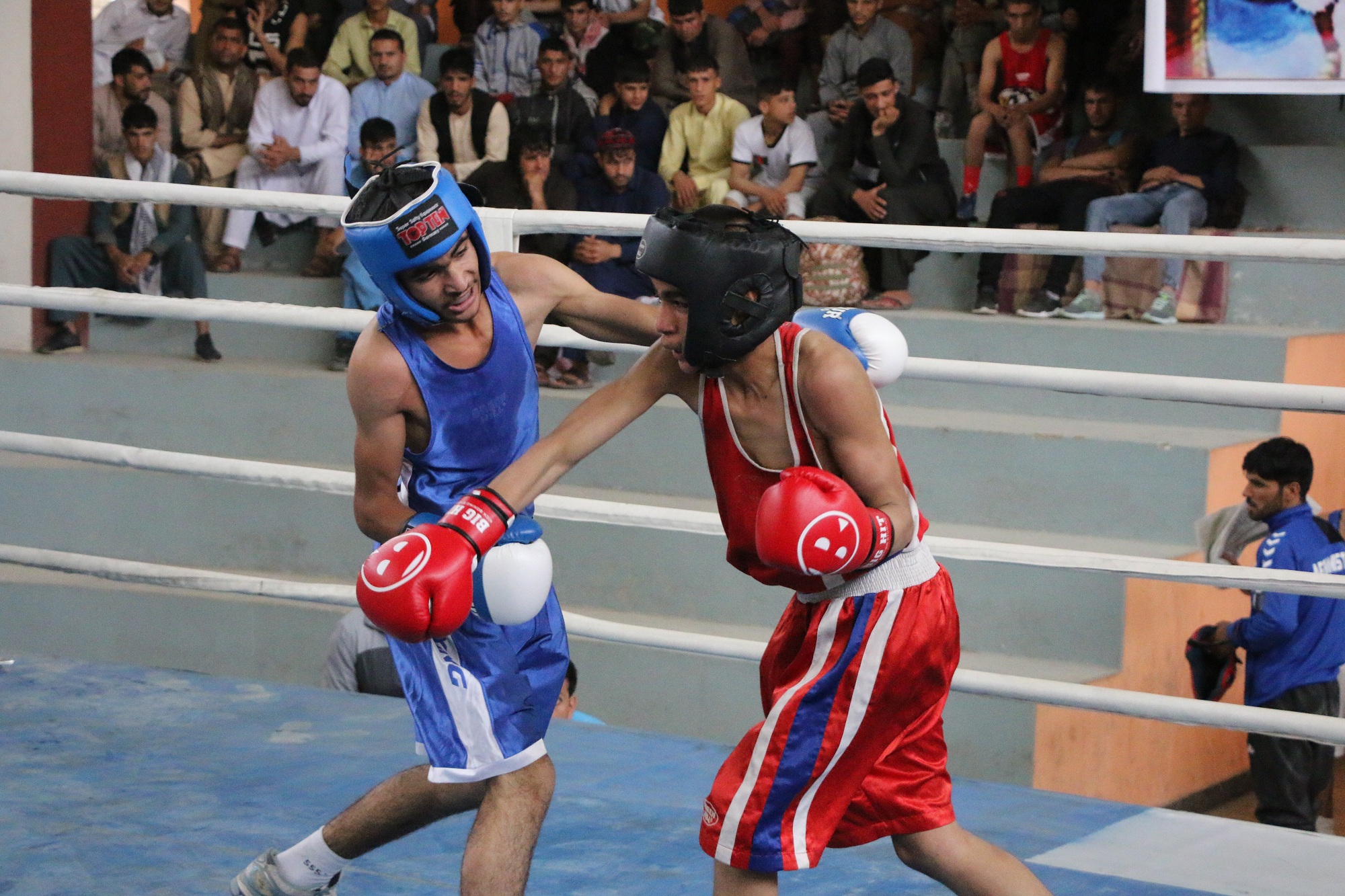 رقابتهای منتخبه تیم ملی نوجوانان مشت زنی کشورامروز در کابل برگزار گردید.
