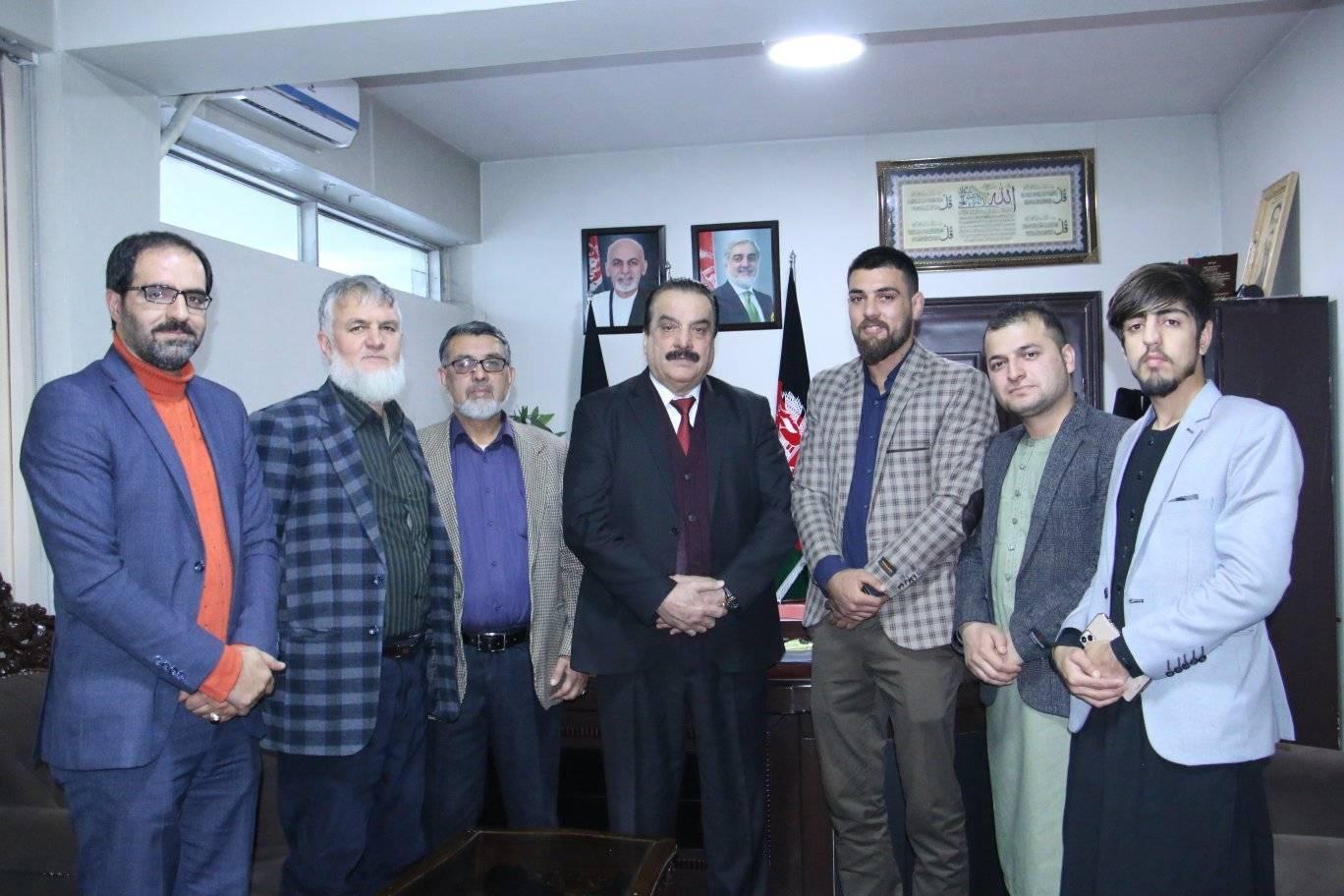  دیدارعبدالسمیع فیضی ورزشکار مبارزاد آزاد با رییس عمومی تربیت بدنی و ورزش و کمیته ملی المپیک کشور 