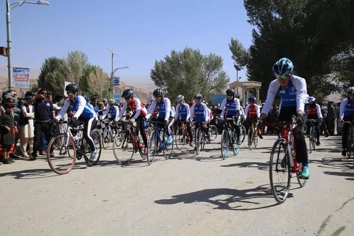 در پایان رقابتهای بایسکل رانی بانوان ۱۲ نفر عضویت تیم ملی را بدست آوردند.