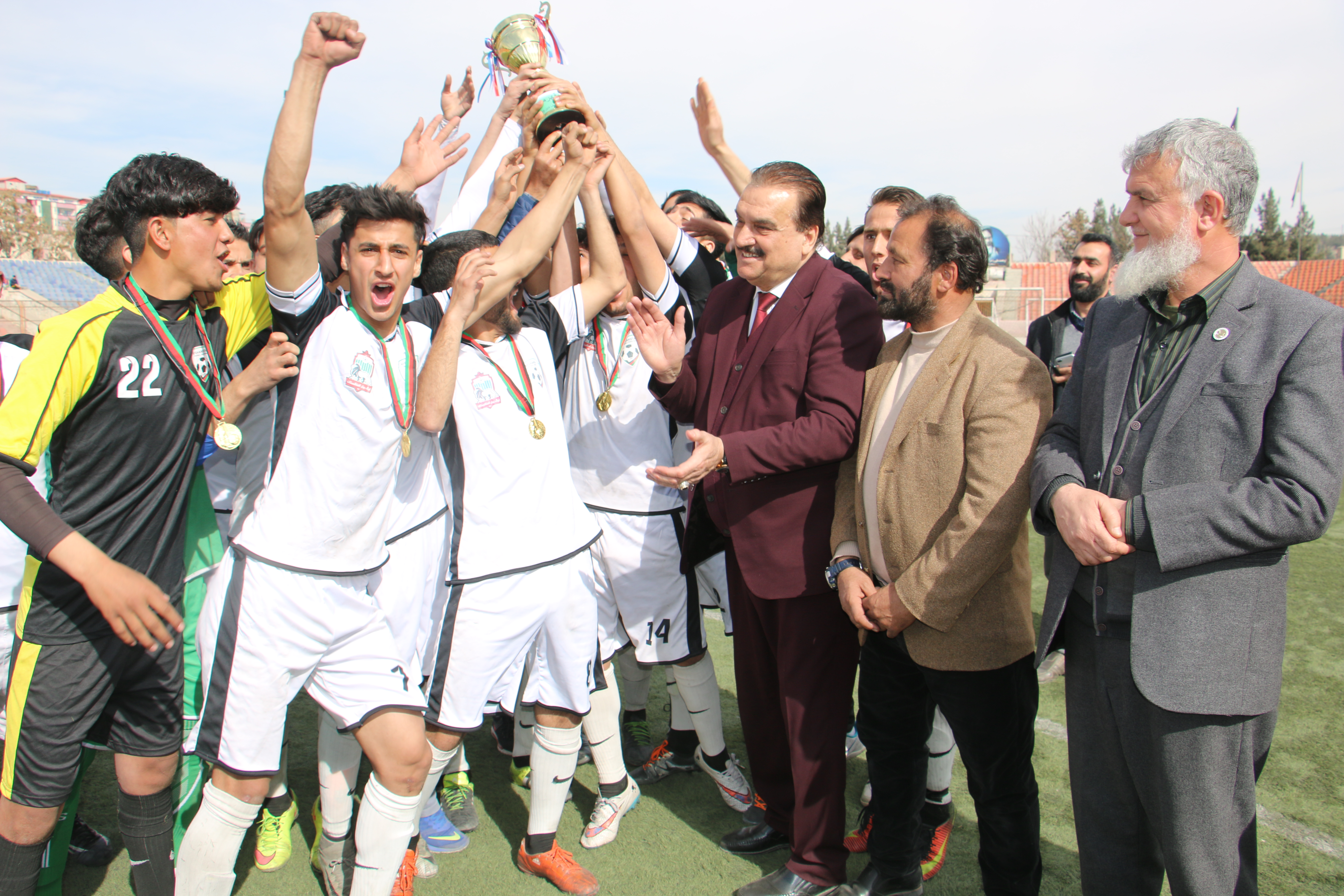 تیم فوتبال جوانان میهن مقام قهرمانی رقابت های دسته الف کابل را کسب نمود.