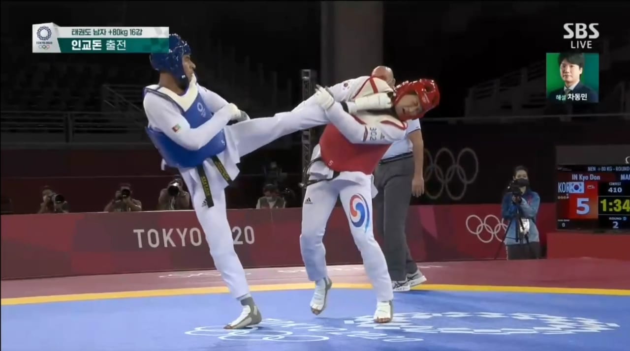 فرزاد منصوری ملی پوش تکواندوی کشور مقابل حریف از کوریا با حساب نزدیک ۱۳ بر ۱۲ تن به شکست داد.