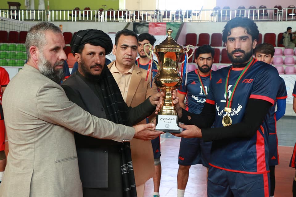 تیم والیبال ابن خلدون برنده جام قهرمانی رقابتهای جام کابل گردید۔