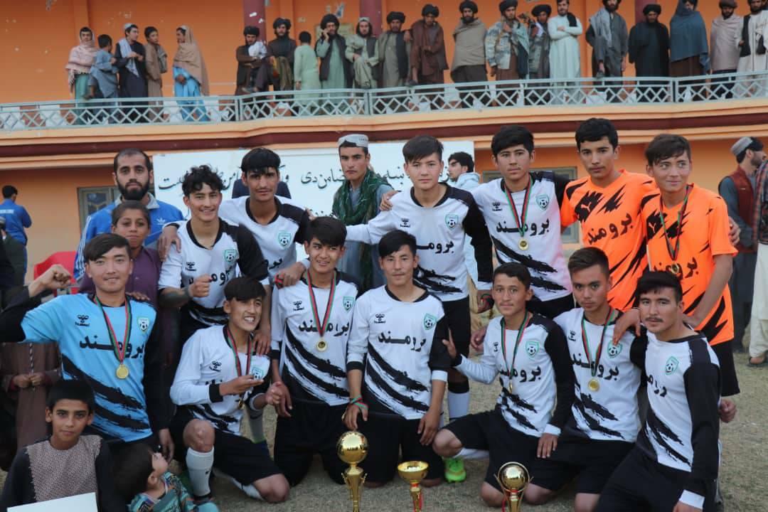 په هلمند ولايت کې د ۱۶ کلنو فوټبال سيالۍ د ذکور لېسې په اتلولي پای ته ورسېدې.