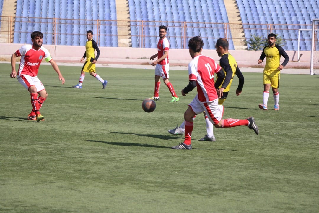 در ادامه رقابتهای دسته الف کابل ظهر امروز چهارشنبه تیم های برشنا و چهارآسیاب به مصاف هم رفتند این بازی با تساوی 1 مقابل 1 به فرجام رسید.