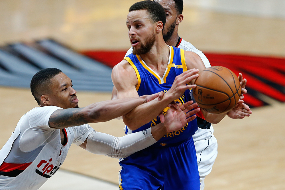 د ګولډن اسټیټ باسکیټبال ټیم ستوری نوی ریکارډ جوړ کړ.