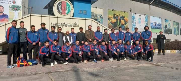 یکشنبه، لېندۍ ۲۸، ۱۴۰۰ د افغانستان کرکټ نولس کلنو ملي لوبډله په نړۍوال شل آوریز او آسیایي جام کې د ګډون په موخه نن ورځ عربي اماراتو ته روانه شوه. افغان لوبډله به نړیوال شل آوریز جام کې خپله لومړنۍ لوبه راتلونکې پنجشنبه د پاکستان خلاف ترسره کړي. پرهېز