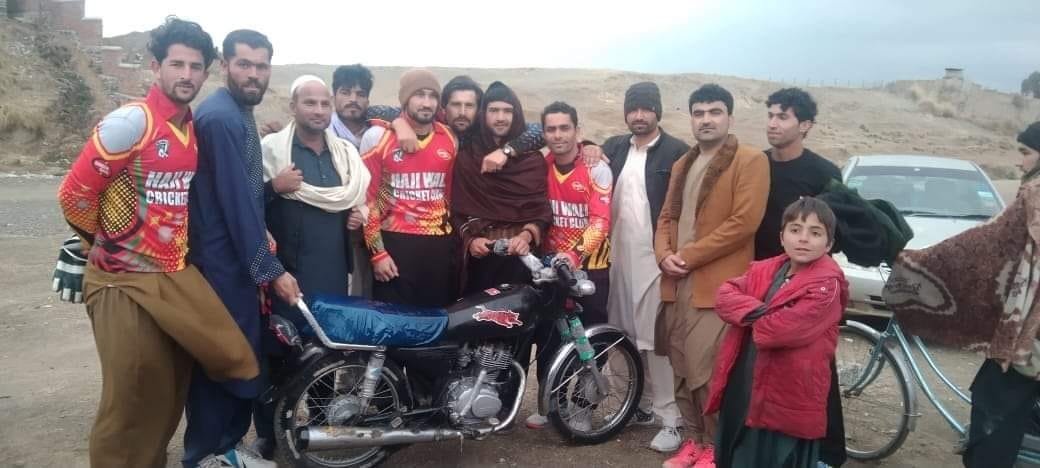 خوست: د حاجي ولي محمد کلپ لوبډلې د یووالي تر عنوان لاندې د کرکت ټورنمنټ وګاټه.