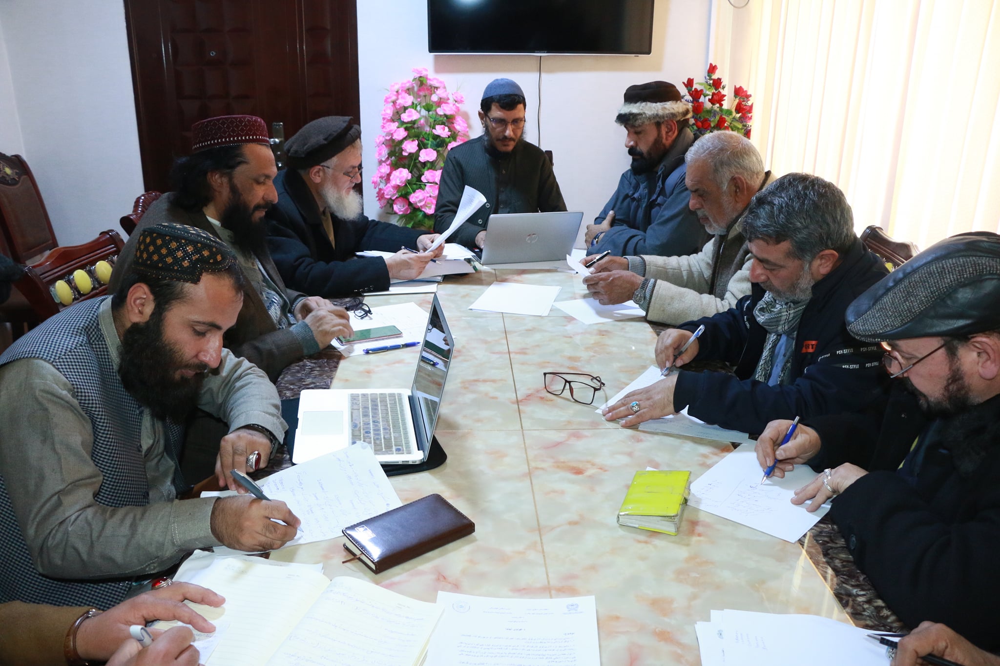 جلسه اداری ریاست عمومی تربیت بدنی و ورزش و کمیته ملی المپیک در مورد تقسیم بندی بودجه ملی برای فدراسیون های المپیکی و غیر المپیکی