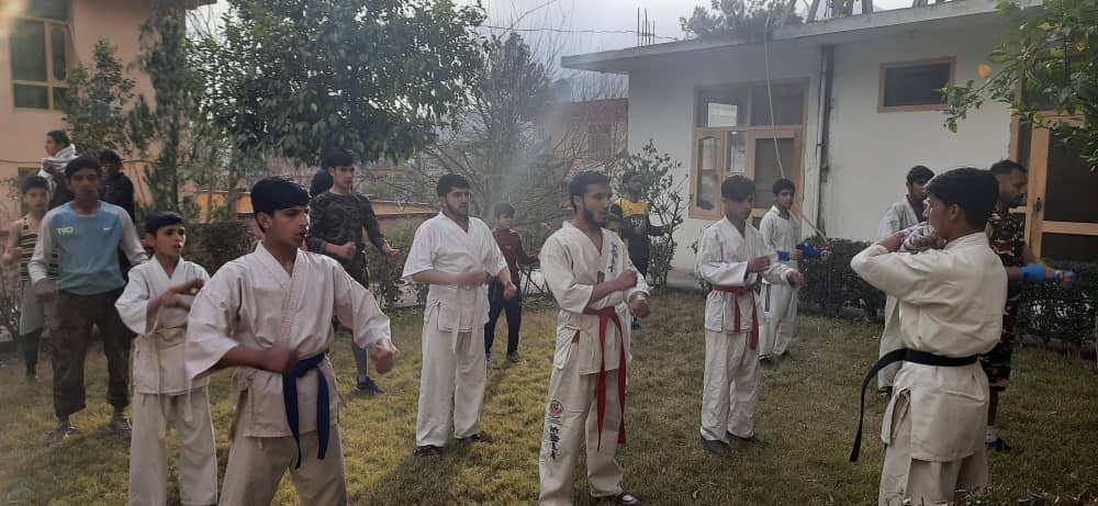 یک تعداد از ورزشکاران سبک تزوکو کاراته در ولایت کنر مفتخر به دریافت ارتقای کمر بند شدند۔