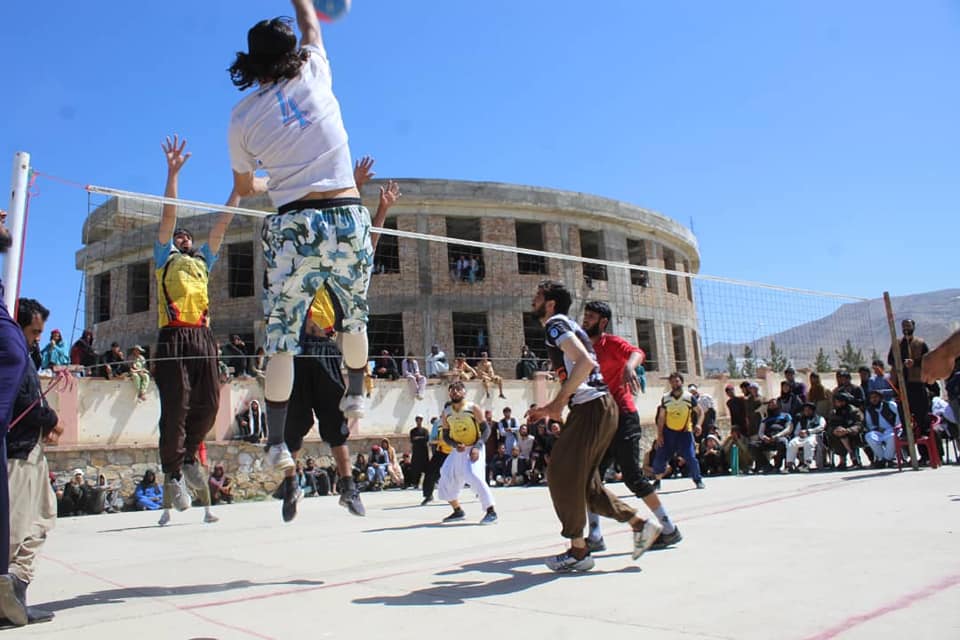 میدان وردک؛ له لوبغاړو څخه د ا.ا.ا د ملاتړ تر عنوان لاندې د والیبال سیالۍ پیل شوې