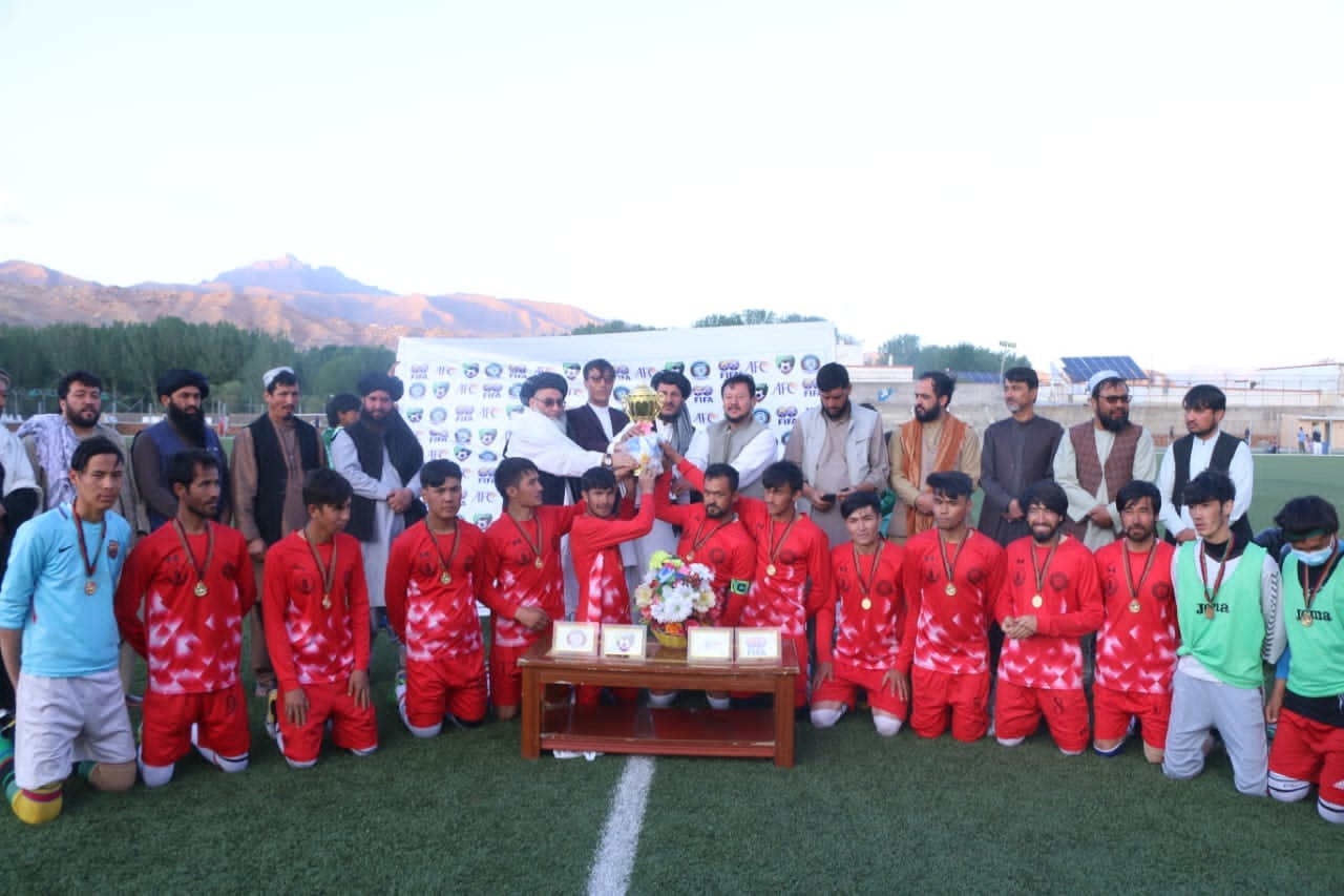 تیم خورشید بامیان قهرمان مسابقات فوتبال بامیان شد