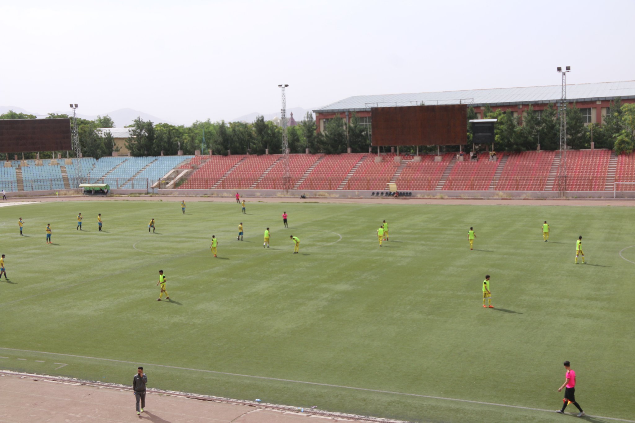 کابل؛ مسابقات لیگ های دوم و سوم فوتبال در غازی استدیوم ادامه دارد