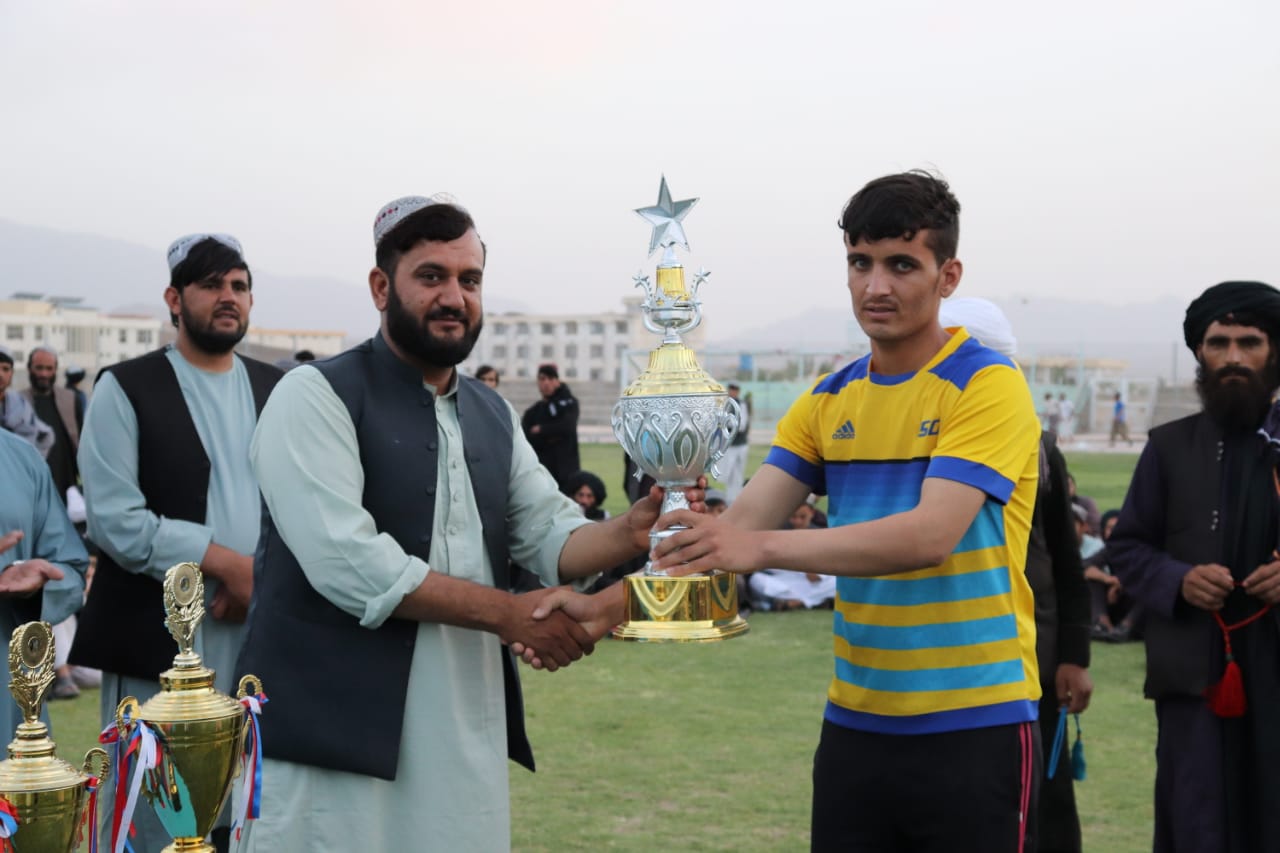 تیم الفت قهرمان مسابقات حذفی فوتبال ارزگان شد