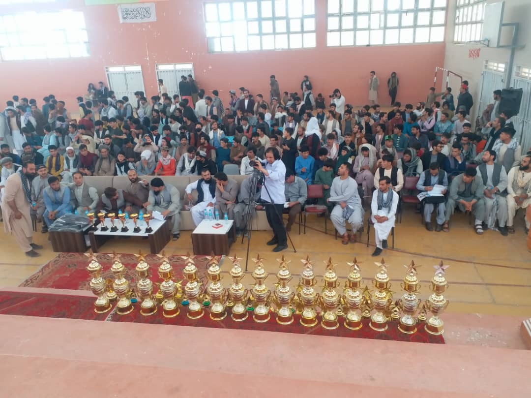 علی بیات آقای عضلات در رقابتهای منتخبه پرورش اندام و فتنس در ولایت غزنی شد