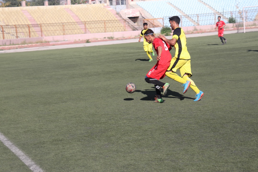 رقابتهای فوتبال دسته چهارم صبح امروز در استدیوم ورزشی غازی با دو دیدار پیگیری شد