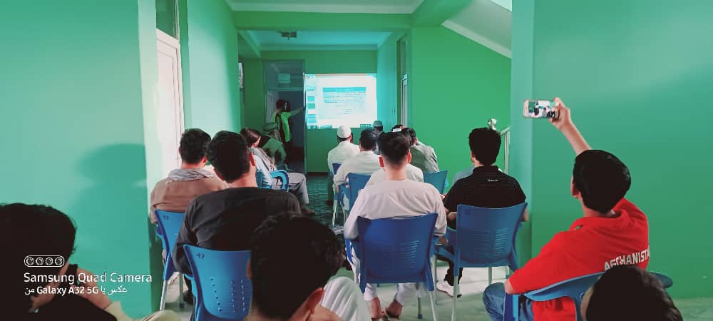 سمینار ارتقای ظرفیت به منظور بلند رفتن سطح مهارت ها در کندز برگراز شد