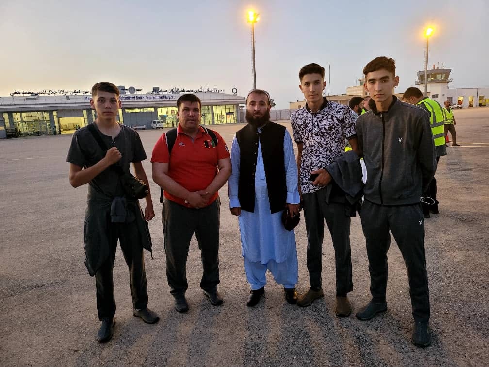 The five-person taekwondo team went to Russia to participate in international sports games under the name of Children of Asia.