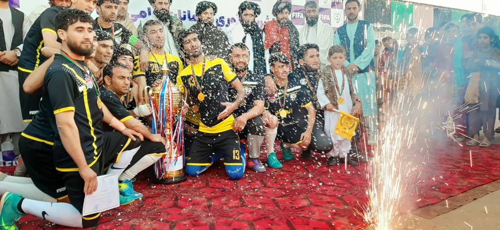 تیم اتحاد قهرمان رقابتهای لیگ برتر فوتبال بادغیس شد