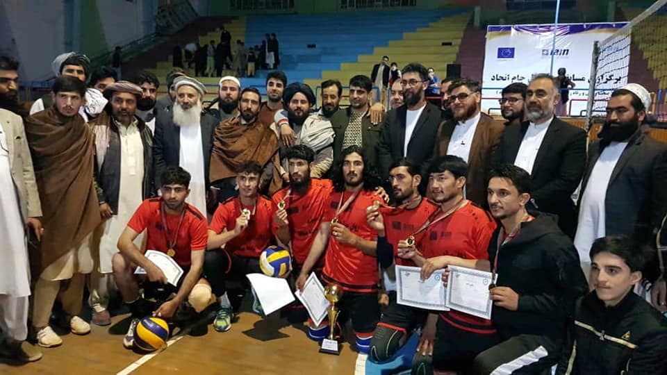 رقابت های والیبال میان ۱۲ تیم تحت نام یووالی در هرات برگزار گردید 
