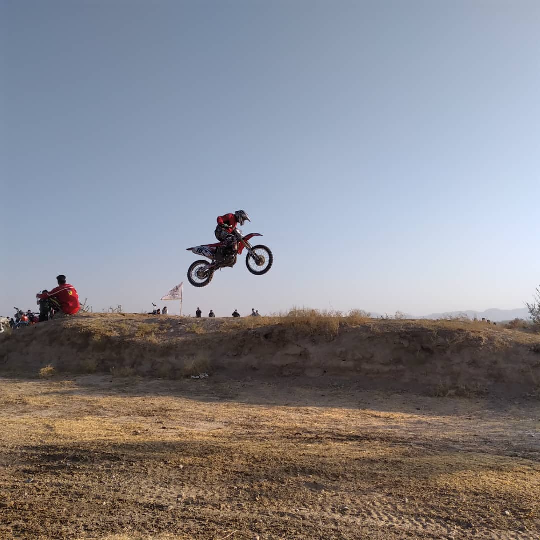 هرات؛ د موټرسایکل ځغلونې په زړه پورې اوونیزې سیالۍ وشوې