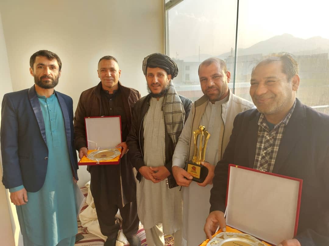 د المپیک ملي کمېټې او سپورټ عمومي ریاست د رییس ښاغلي نظر محمد مطمین له خوا افغان سنوکر کاران وستایل شول