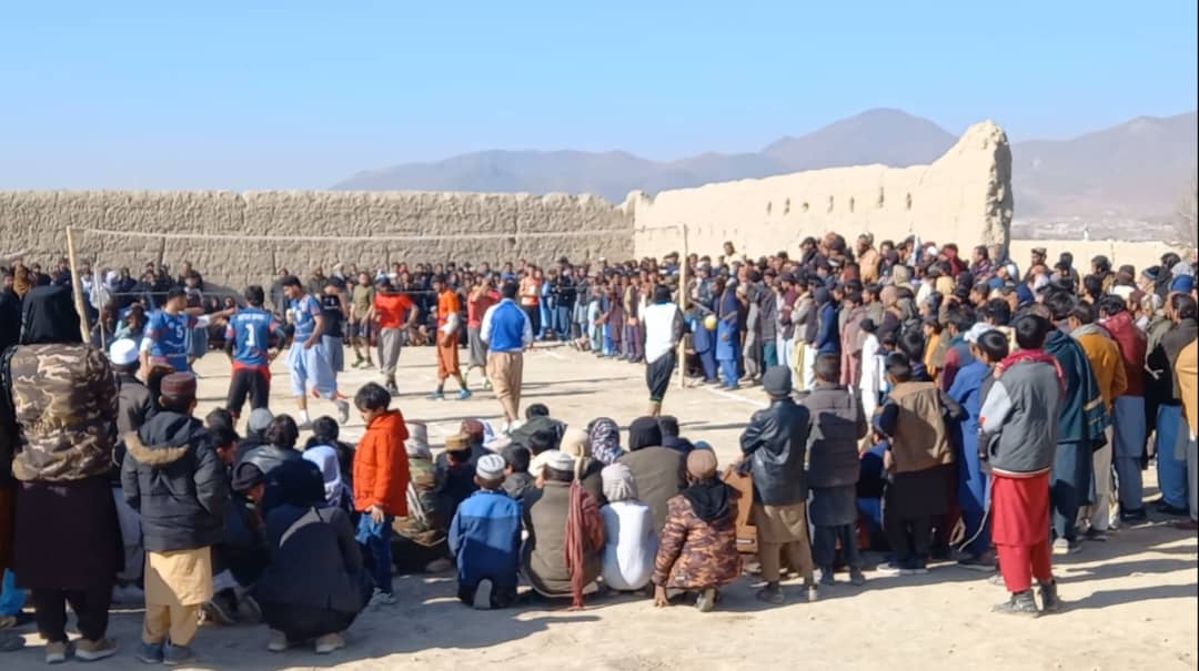 مسابقات والیبال در مرکز ولایت لوگر قریه پورک با قهرمانی تیم قلعه سیدا پایان یافت 