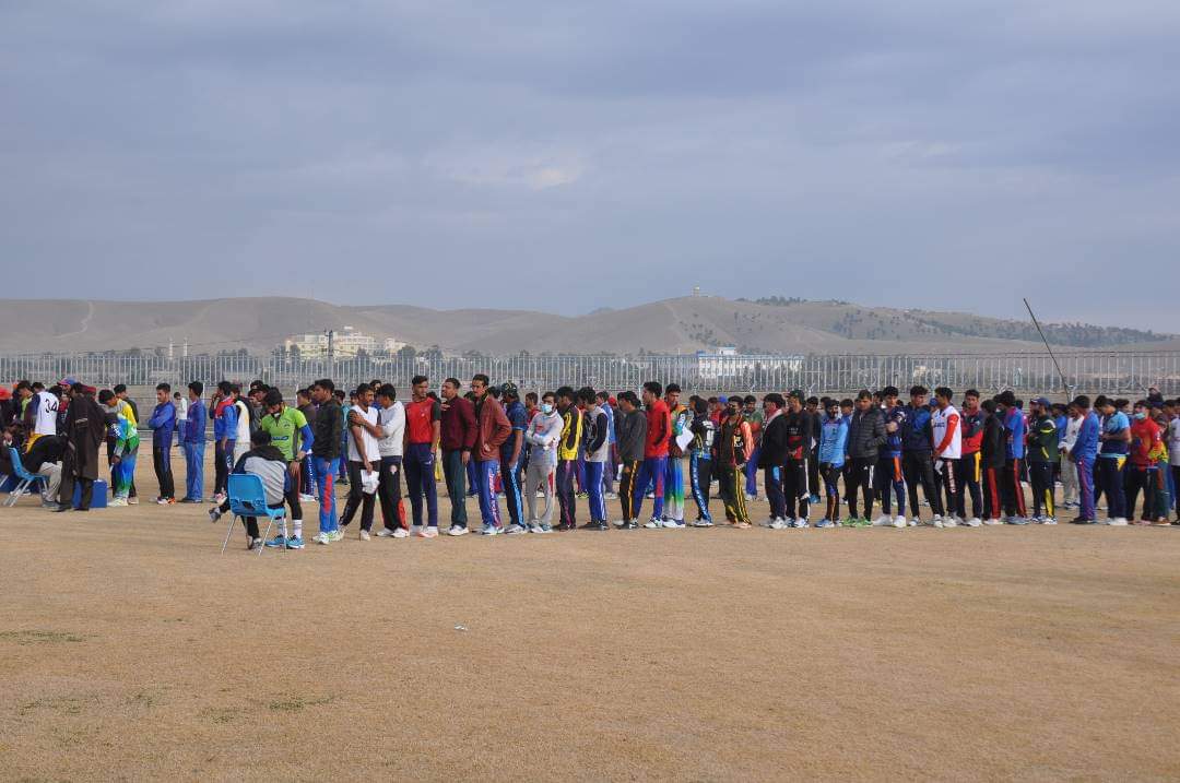 خوست; بیش از هزار بازیکن کرکت در زون مس عینک مورد امتحان قرار گرفتند احمد رامین سدید سه شنبه ۲۲ قوس ۱۴۰۱ در تمام زون های افغانستان و زون مسک عینک مانند سایر مناطق افغانستان، بیش از هزار بازیکن زیر نوزده سال مورد امتحان یا آزمایش قرار گرفت. بر اساس برنامه اعلام شده کرکت بورد افغانستان، پس از زون آمو بند امیر و بست، در ورزشگاه ملی کرکت ولایت خوست، آزمون بازیکنان زیر نوزده سال از ولایات خوست، پکتیا، پکتیکا، لوگر و غزنی برگزار می شود.  دراین آزمون بازیکنانی برابر و با استاندارد اعلام شده برای سایر دورها انتخاب 