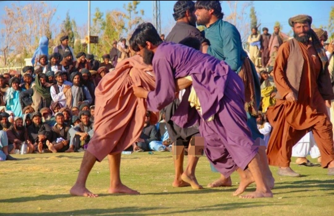 زابل؛ قلات کې د ۱۲۰ پهلوانانو ترمنځ د غیږنیونې سیالۍ ترسره شوې