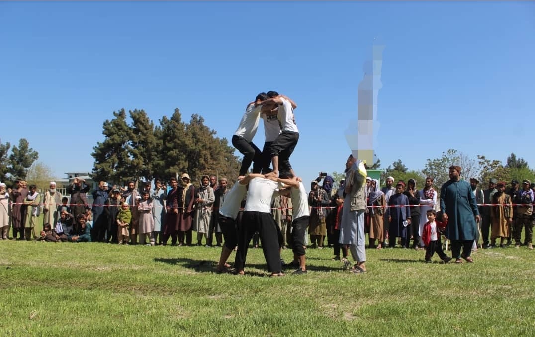 د کندز په ښاروالۍ لوبغالي کې د بزګر د ورځې په مناسبت ورزشي نندارې ترسره شوې