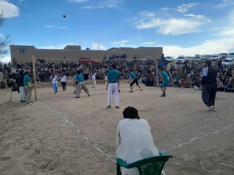 تیم قلعه نو ولسوالی خواجه عمری قهرمان رقابتهای والیبال غزنی شد