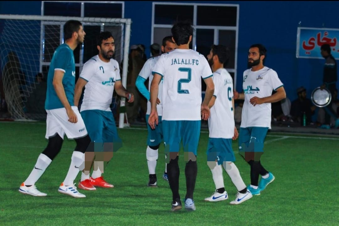 کندهار؛ د ۳۲ زره امريکايي ډالرو په ارزښت د فوټبال لوبغالی او د لامبو وهنې حوضونه جوړ شول