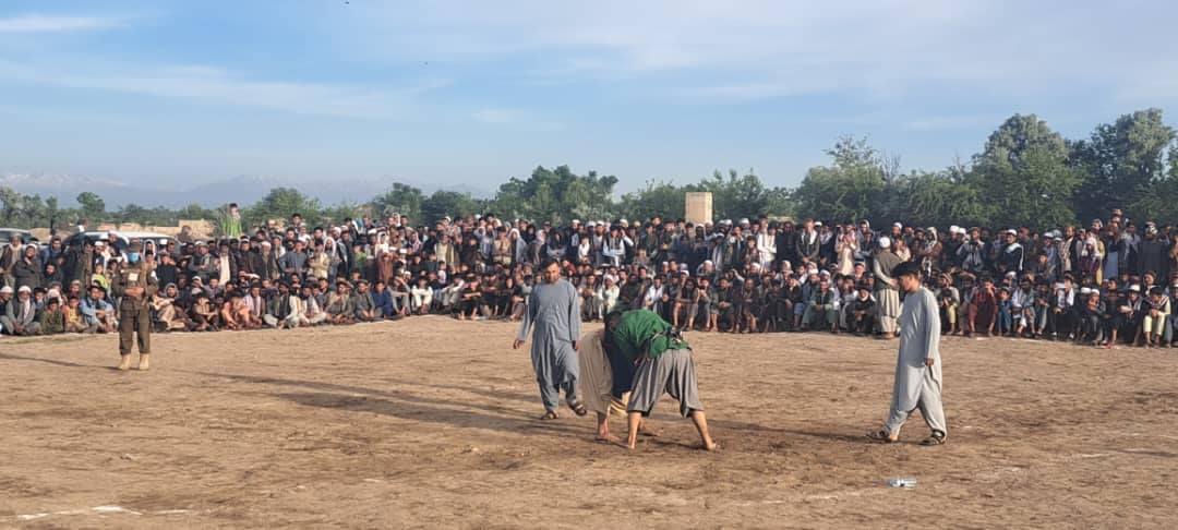 کندز؛ په ګلتپې ولسوالۍ کې د اختر په مناسبت د کورش او رسۍ کشولو سيالۍ پيل شوې