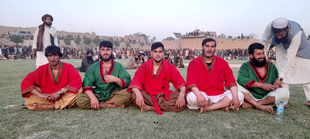 مسابقات کشتی رستمی به مناست عيد فطر در ولایت بادغیس برگزارشد