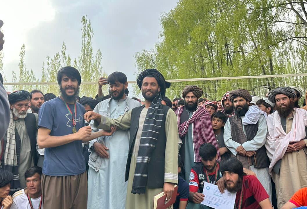 ميدان وردګ؛ د جغتو ولسوالۍ د واليبال اختريز جام سياليو اتلولي د‌ کمال بابا لوبډلې خپله کړه