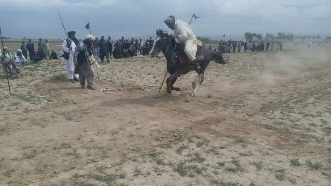 د غزني په ده يک ولسوالۍ کې د اختر اوونۍ په مناسبت د نېزې وهلو سيالۍ پيل شوې