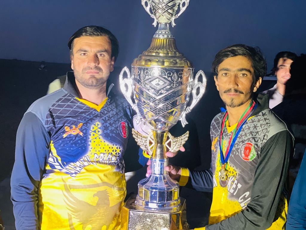 هلمند؛ د ګرمسېر ولسوالۍ د ټېپ بال کرکټ اختریز جام سیالۍ د زرغون لکي لوبډلې په اتلولۍ پای ته ورسېدې