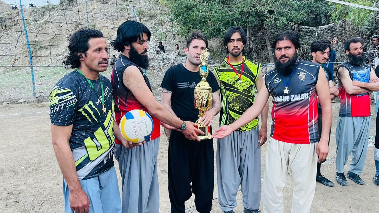 خوست؛ تیم مزغور قهرمان رقابت‌های والیبال جوانان غلانگ شد