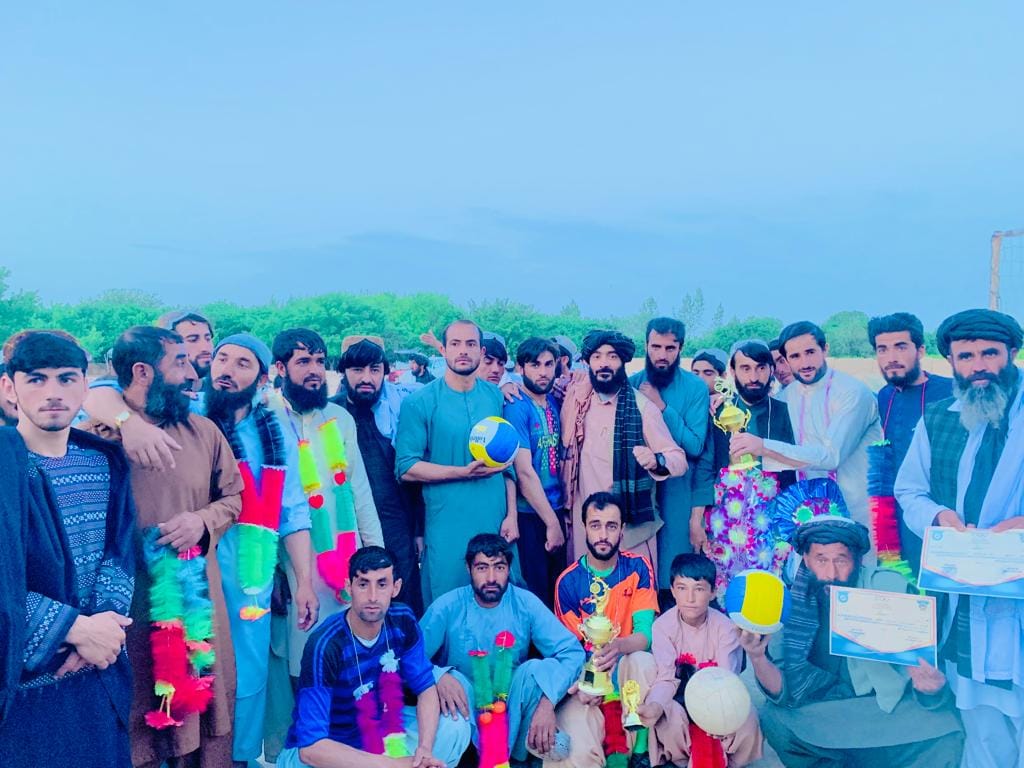 زابل؛ په شاجوى ولسوالۍ کې د واليبال سيالۍ د چينو واليبال ساتونکو لوبډلې په ګټه پاى ته ورسېدې