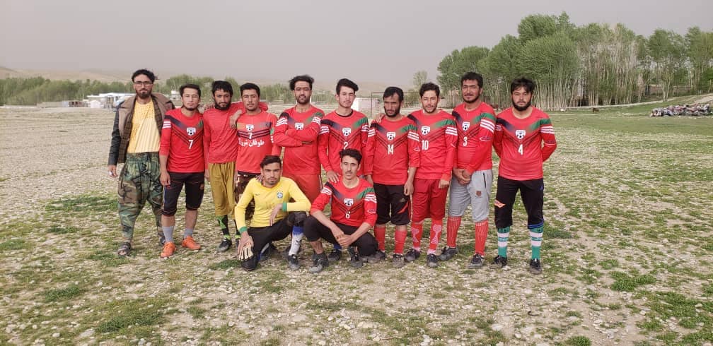 د غور ولايت په دولتيار ولسوالۍ کې د ۱۰ لوبډلو ترمنځ د فوټبال سیالۍ پیل شوې