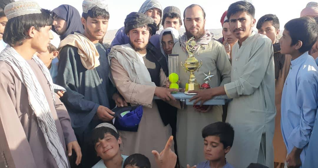 زابل؛ شاه‌ ناصر قهرمان رقابت‌های تیب‌بال کرکت شهر قلات شد