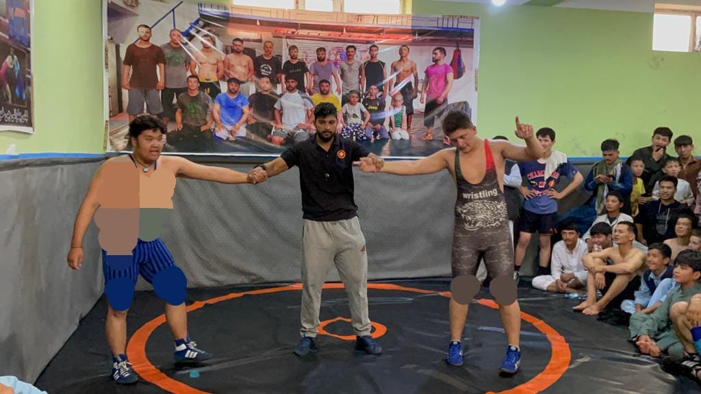 بلخ؛ رقابت‌های یک روزه‌ای پهلوانی میان ۵۰ پهلوان برگزار شد