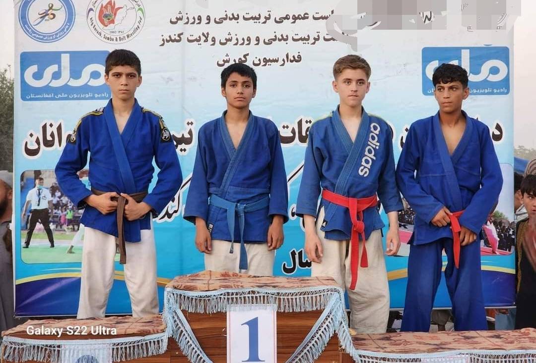 د کندز په ورزشي لوبغالي کې د ۶۰ پهلوانانو ترمنځ د کورش سيالۍ ترسره شوې