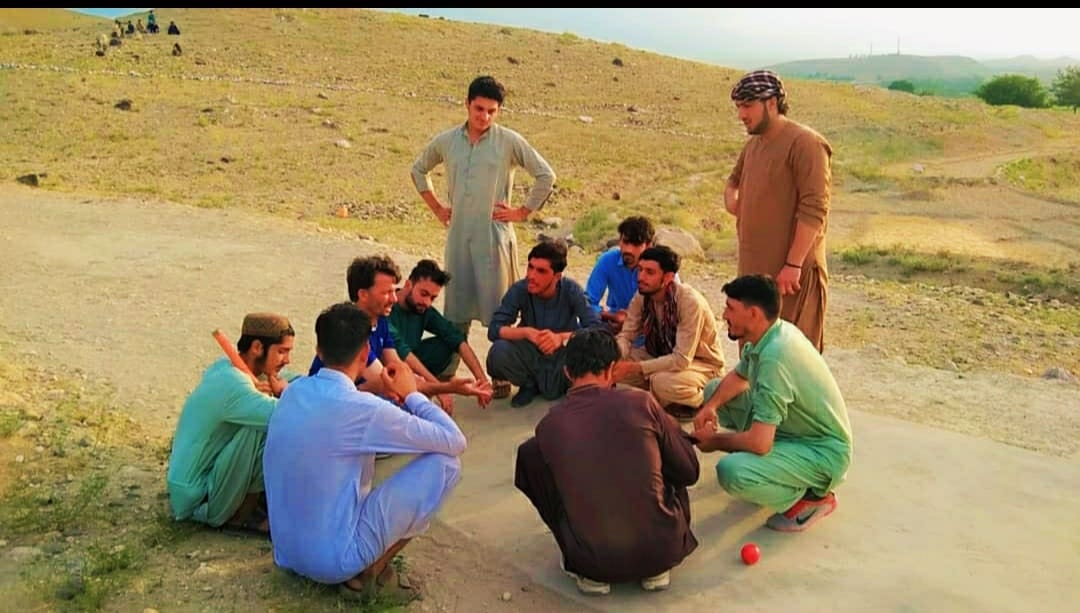 ننګرهار؛ د ۱۶ لوبډلو ترمنځ د ټېپ بال کرکټ سیالۍ پیل شوې