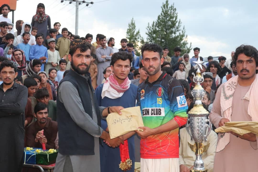 صحت کلب لوبډلې د خوست ولایت د ټېپ بال کرکټ سياليو اتلولي وګټله