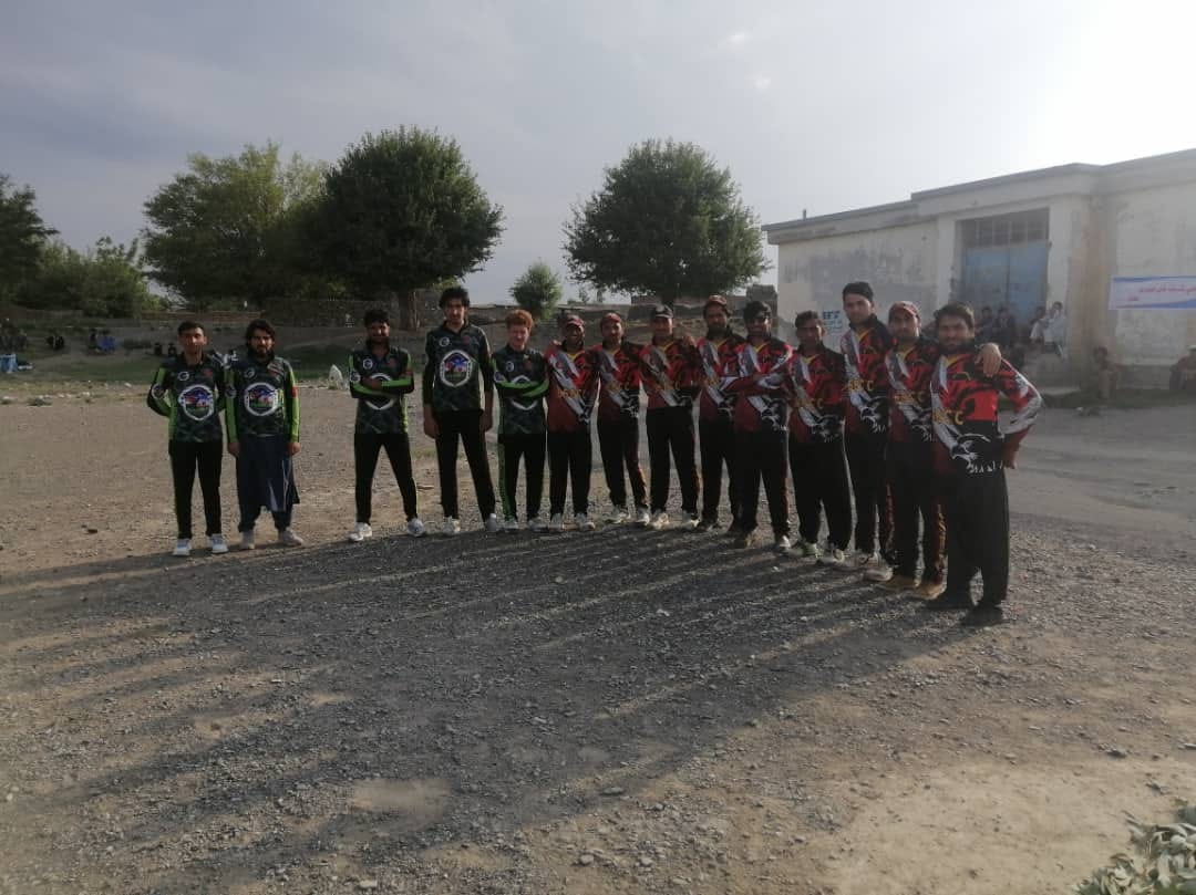 په خوست کې د ۴۰ لوبډلو ترمنځ د ټېپ بال کرکټ سيالۍ پيل شوې