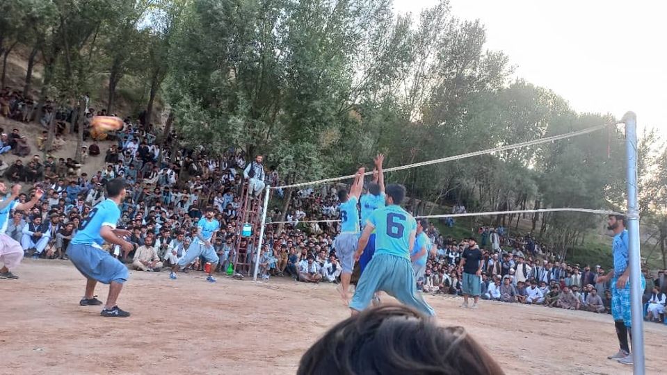 تیم طوفان ینگی قلعه قهرمان تورنمت یک روزه والیبال تخار شد