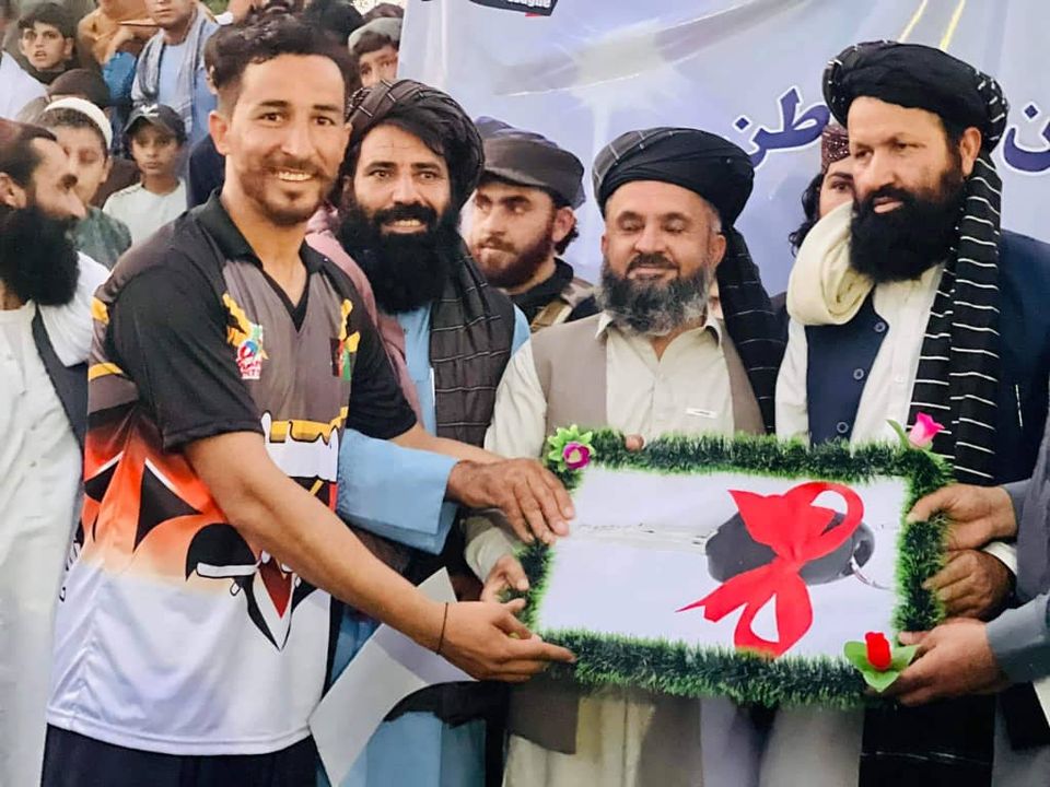 په خوست کې د ټېپ بال کرکټ ليګ سياليو اتلولي سيد رقيب کلب لوبډلې وګټله