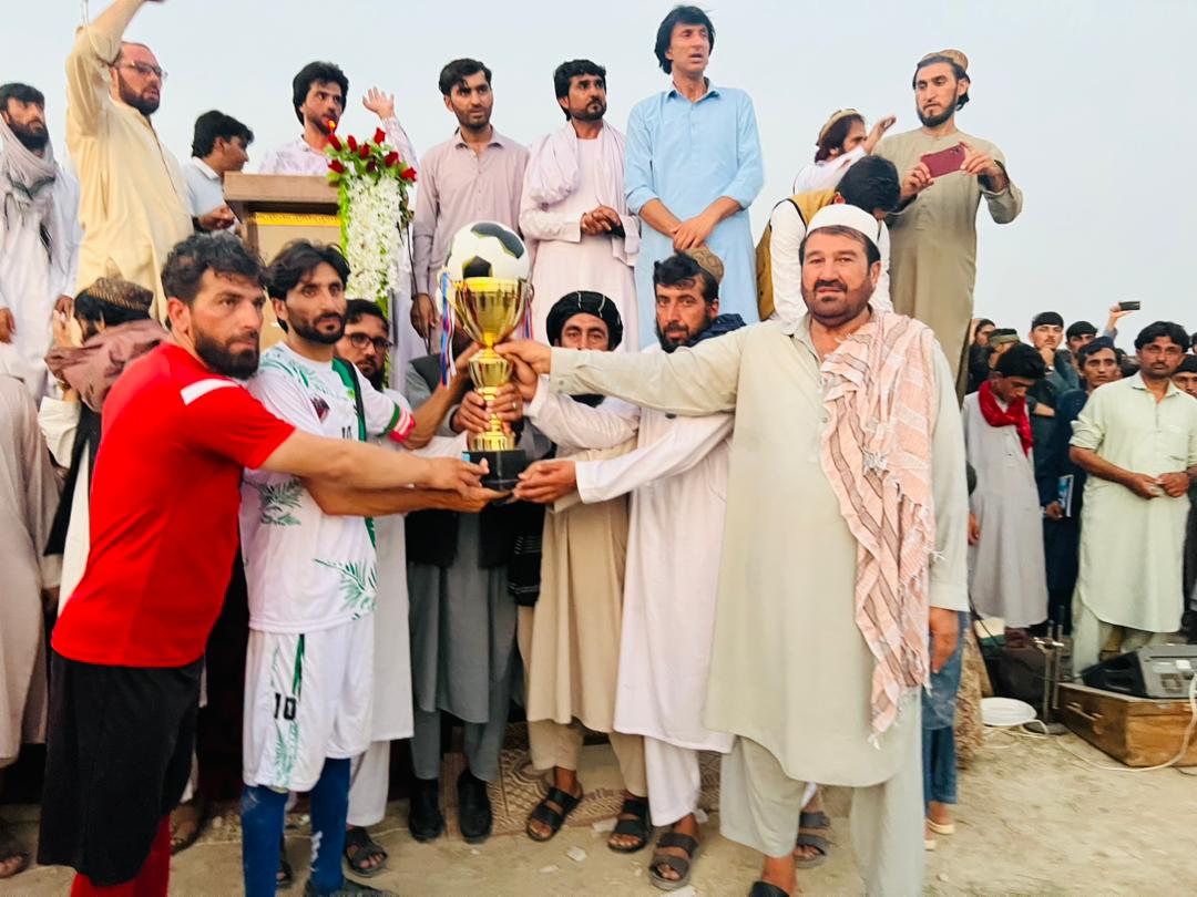 د خوست په مرکز کنډيو کلي کې د ۴۵ لوبډلو ترمنځ د فوټبال سيالۍ پای ته ورسېدې