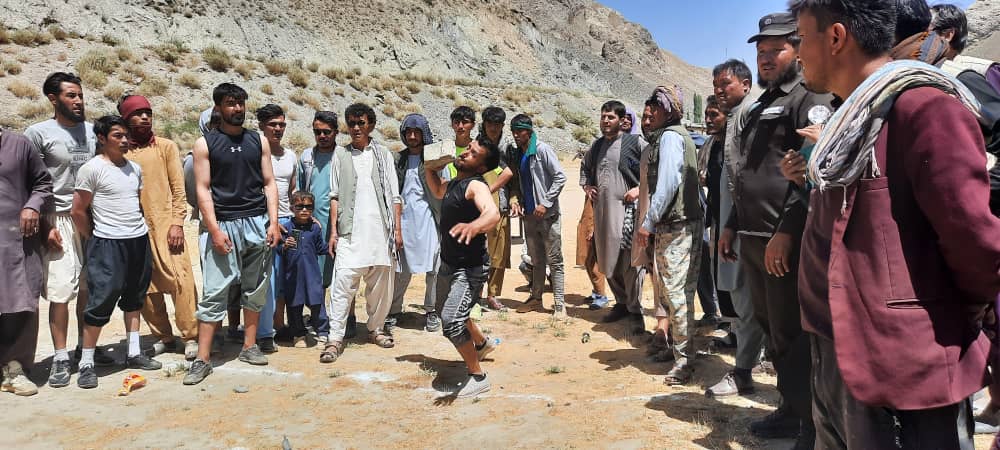 رقابت های اتلتیک میان ۸۰ ورزشکار در ولسوالی ورس بامیان به پایان رسید