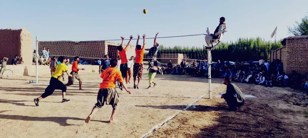 تیم سوزمه قلعه قهرمان رقابت های والیبال سرپل شد